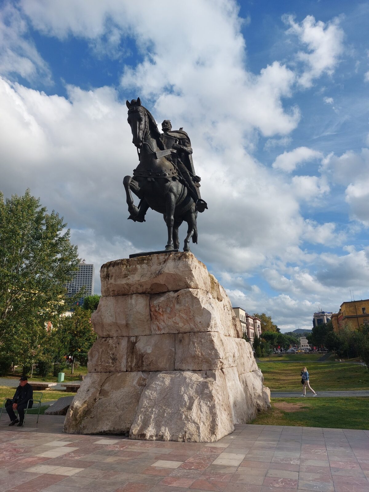 Visiter Tirana, une ville qui regarde son passé en face