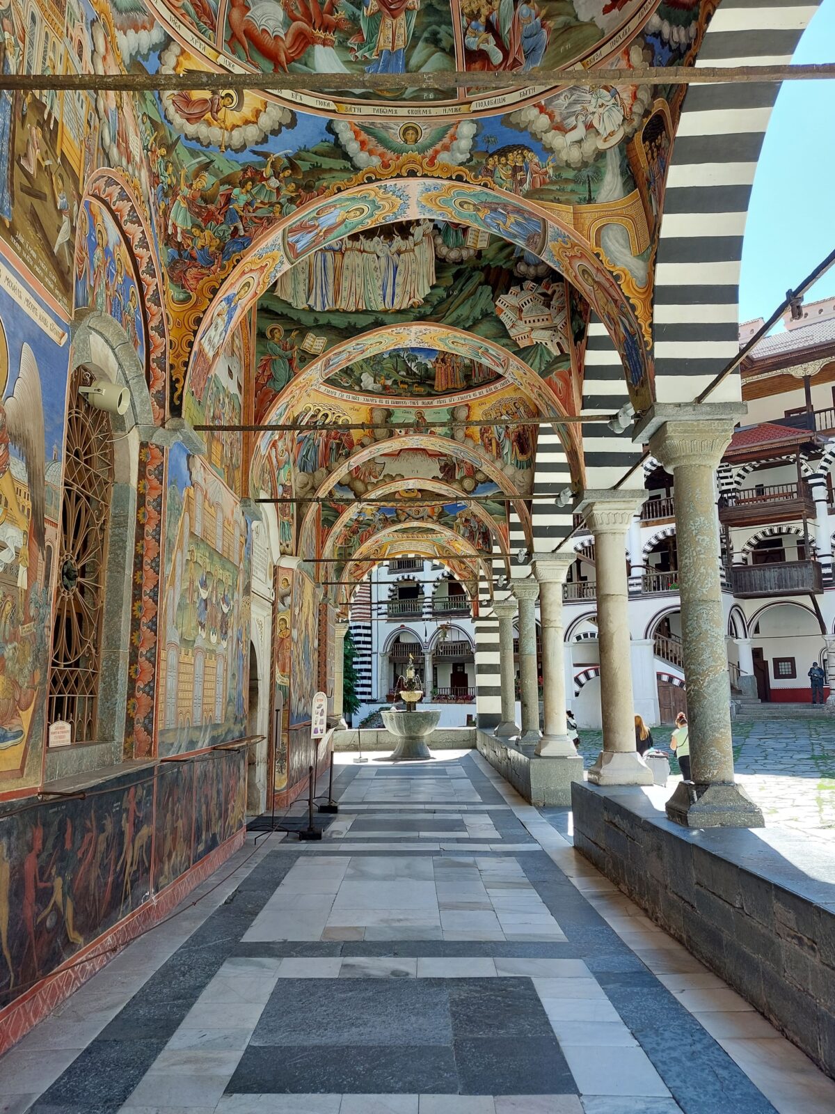Visiter 2 sites UNESCO : l’église de Boyana et le monastère Rila
