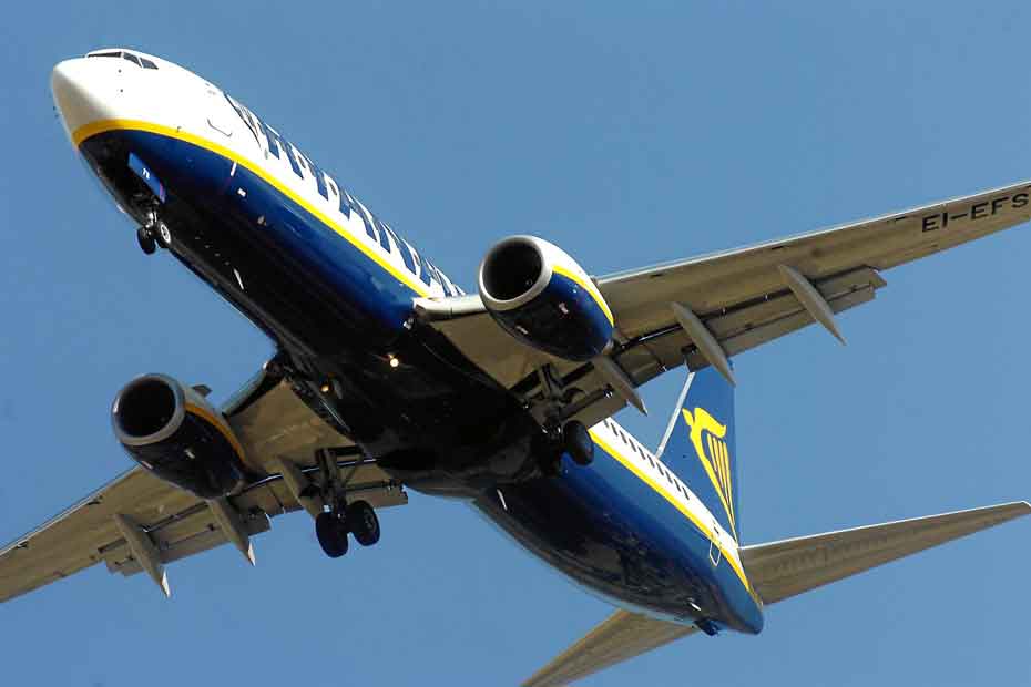 avion ryanair decollant de marseille