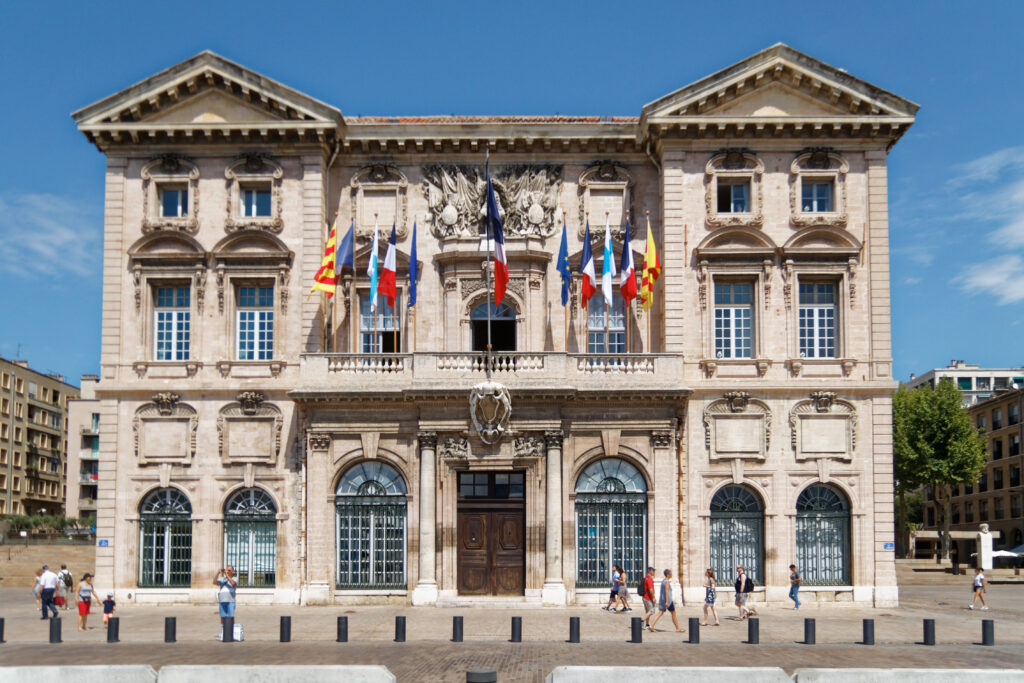 batiment de la mairie de marseille