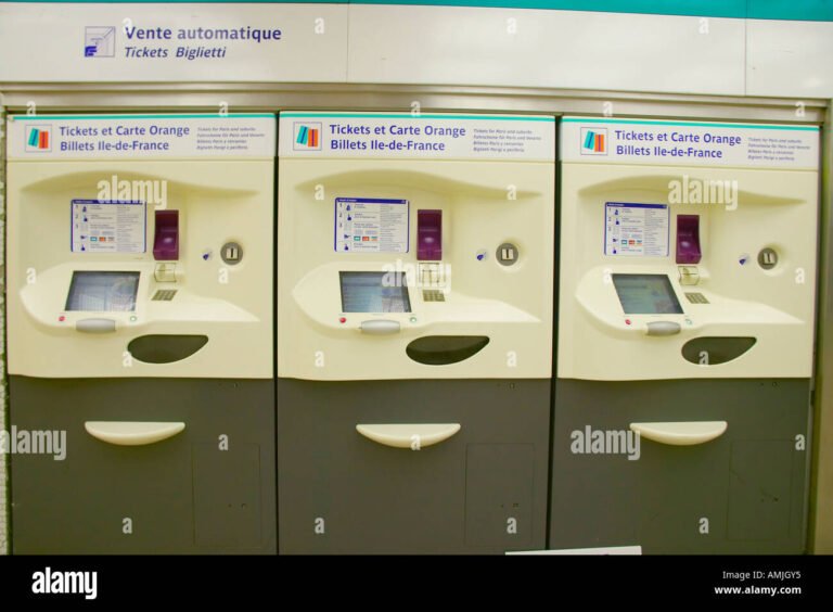 billetterie automatique dans une gare de metro
