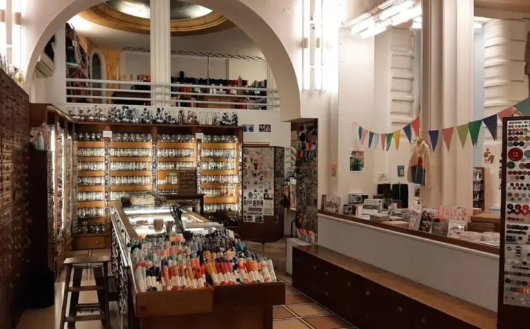 boutique de mercerie coloree a marseille