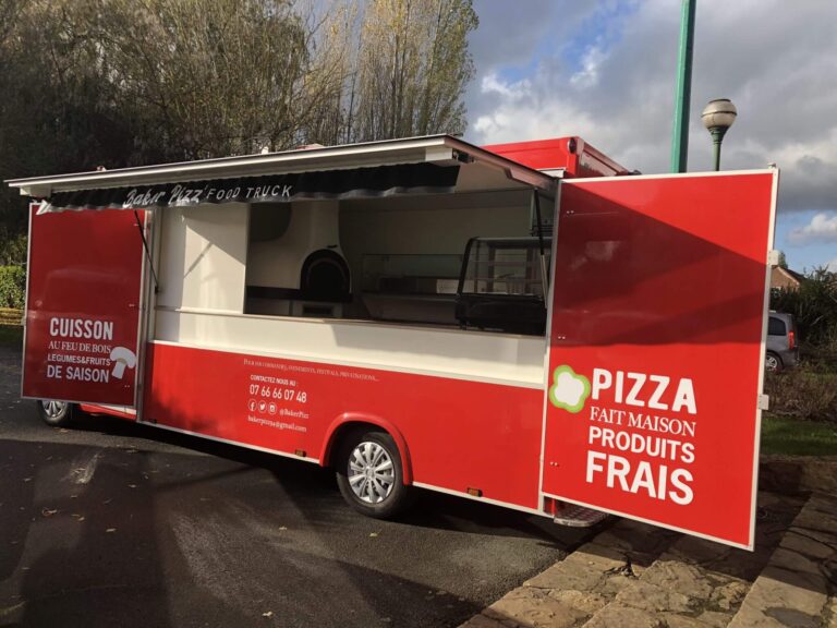 camion de pizza au feu de bois