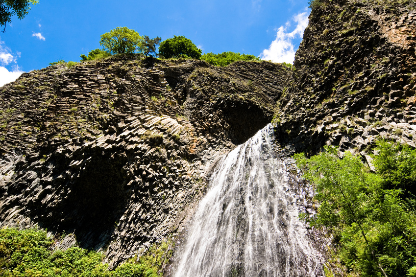 cascade du ray pic en pleine nature