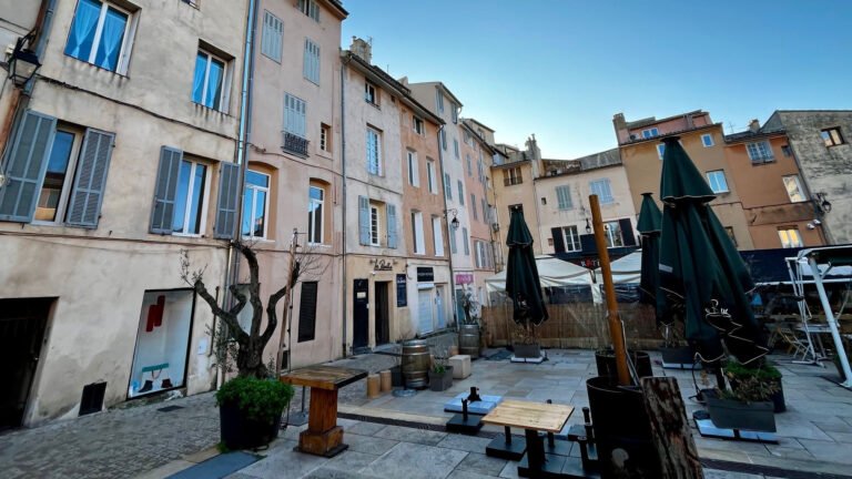 Que signifie l'expression "ni queue ni tête" à Aix-en-Provence 14 des rues daix en provence en desordre