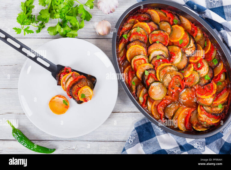 legumes colores en couches dans un plat