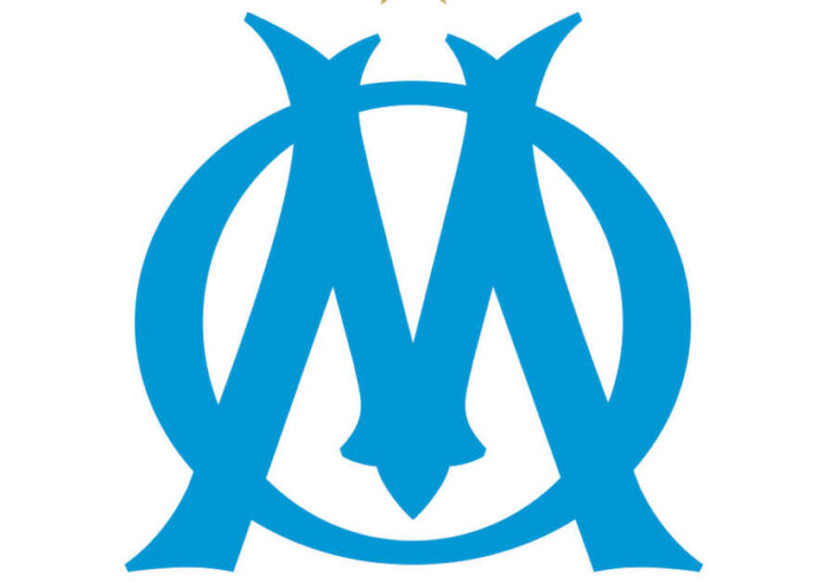 logo de lolympique de marseille sur la canebiere