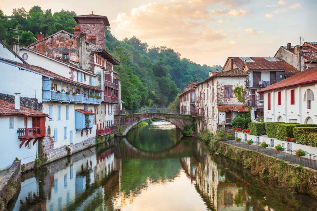 paysage pittoresque de saint jean pied de port