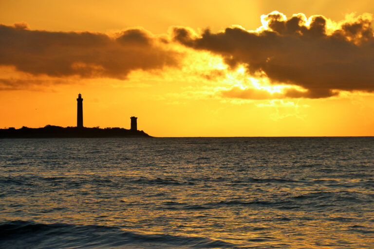 phare des baleines au coucher du soleil