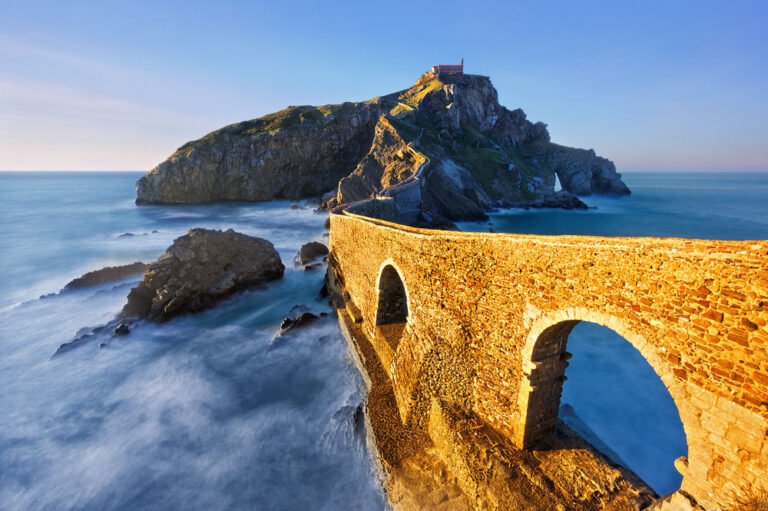 Pourquoi San Juan de Gaztelugatxe est-il célèbre dans Game of Thrones 46 san juan de gaztelugatxe surplombant la mer