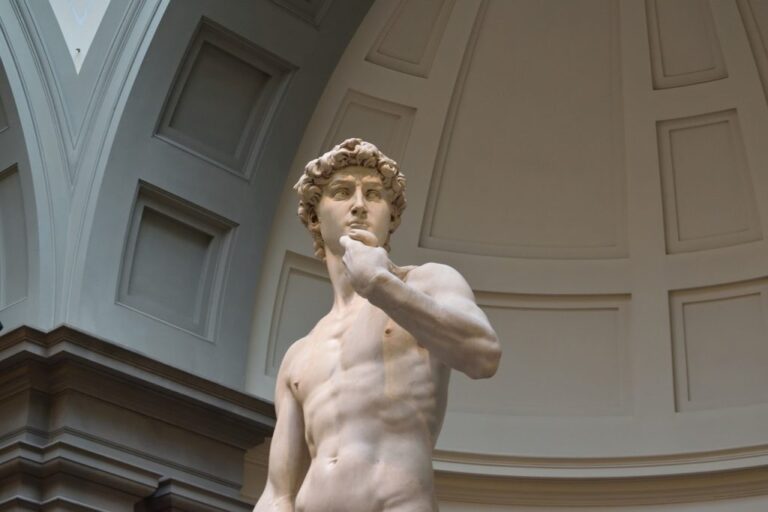 sculpture du david en marbre majestueux