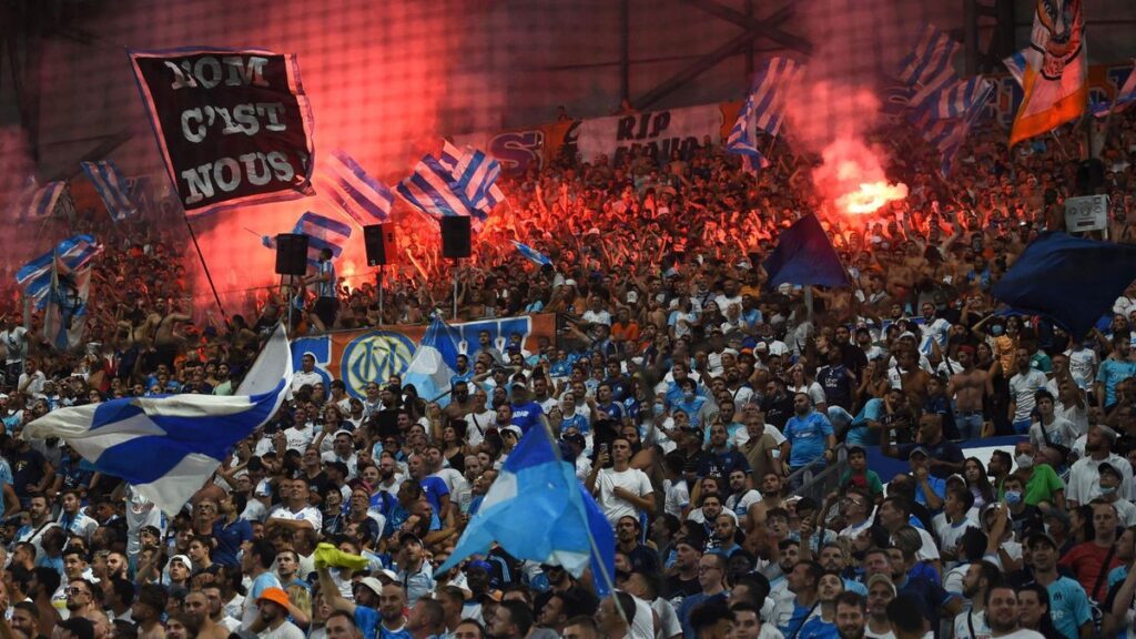 supporters de lom en pleine action