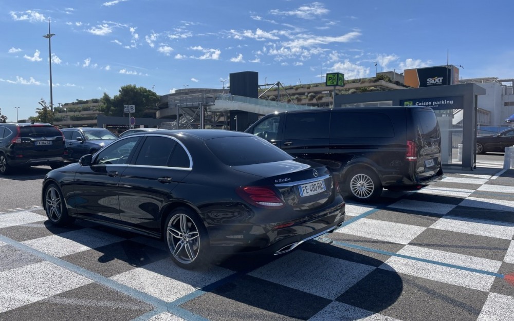 taxi attendant a laeroport de marseille