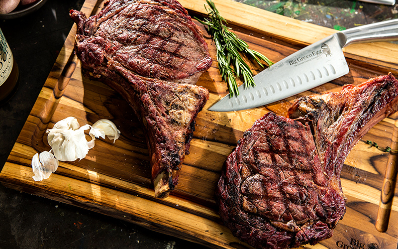 un steak de cote de boeuf grille