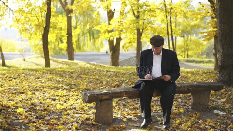 une personne reflechissant dans un parc