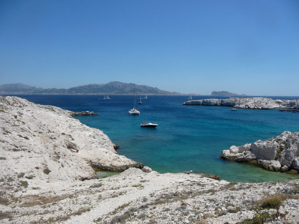 une vue de la plage de marseille