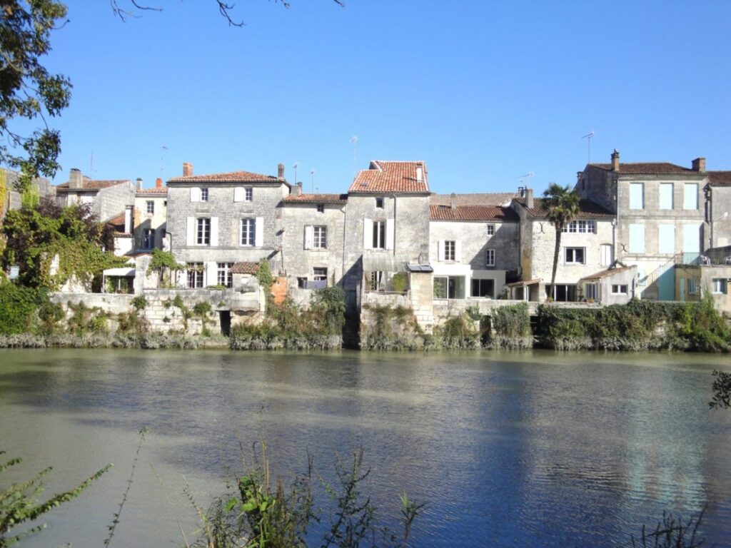 Quels sont les plus beaux villages à visiter autour de l’Isle-sur-la-Sorgue