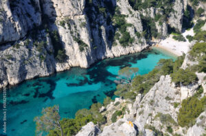 vue aerienne de la calanque den vau