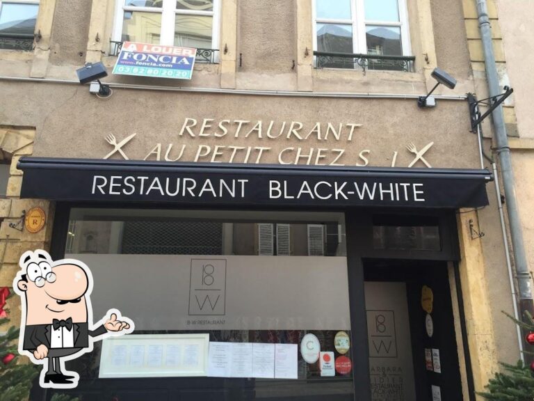 vue exterieure du restaurant au petit chez soi