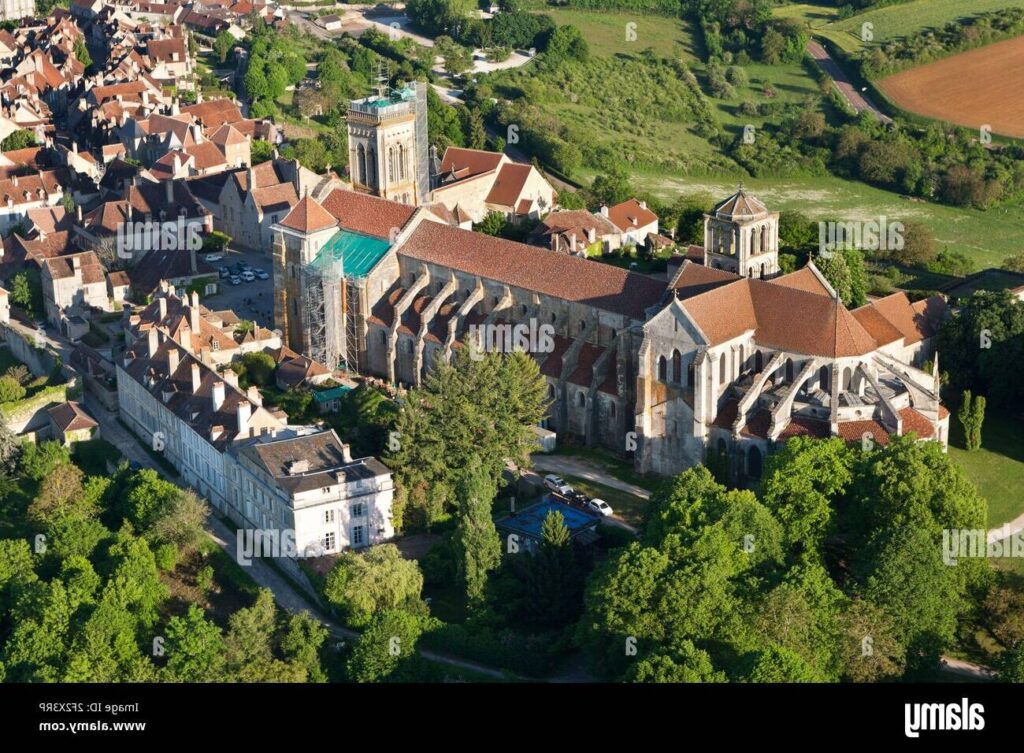 vue panoramique du couvent sainte marie madeleine